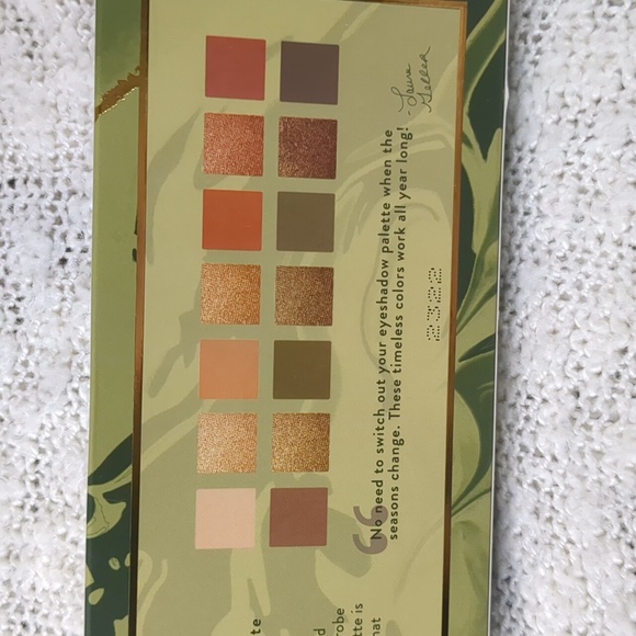 Laura Geller Seasonless Staples Eyeshadow Palette in Desert Dreams, 14g/0.49oz - Picture 11 of 14